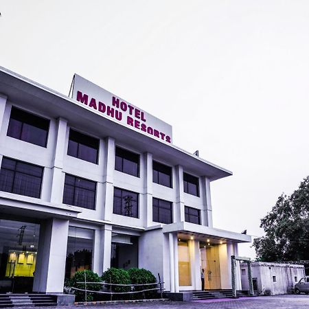 Madhu Resort Agra  Exterior photo